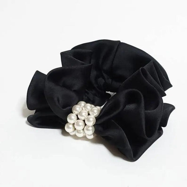 Satin scrunchie with pearls